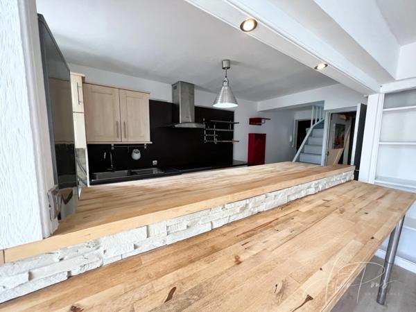 Dpt Var (83), à vendre LA SEYNE SUR MER appartement T3 de 62,85m² de surface totale Rénové.