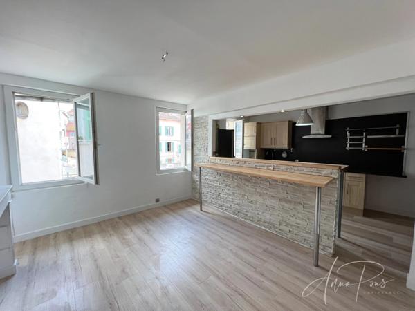 Dpt Var (83), à vendre LA SEYNE SUR MER appartement T3 de 62,85m² de surface totale Rénové.