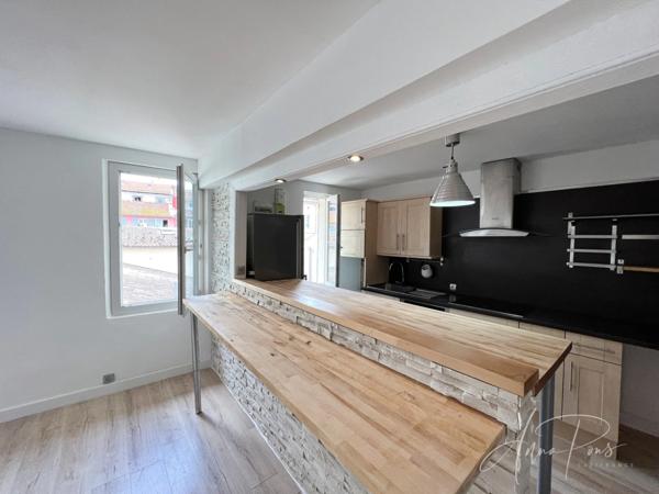 Dpt Var (83), à vendre LA SEYNE SUR MER appartement T3 de 62,85m² de surface totale Rénové.