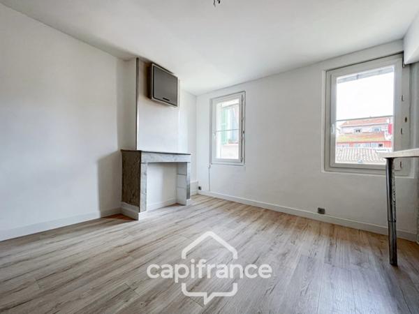 Dpt Var (83), à vendre LA SEYNE SUR MER appartement T3 de 62,85m² de surface totale Rénové.