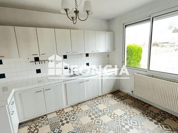 Location Maison 3 pièces 74 m² - 52 AVENUE DES GRILLONS Yvre Le Pollin 72330