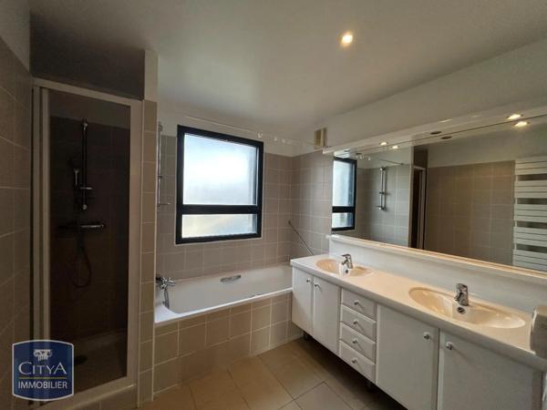 Appartement à louer 3 pièces 110.31m²