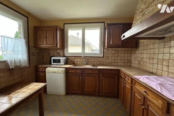 A VENDRE Maison individuelle à FRANQUEVILLE-SAINT-PIERRE, T5 sur sous-sol total, à rénover d'un...