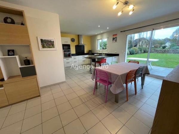 Maison - Proximite oloron-sainte-marie - Réf.:205354 EXCLUSIVITE - TRES BELLE MAISON CONTEMPORAINE DE PLAIN-PIED AVEC JOLIE VUE SUR LES PYRENEES -