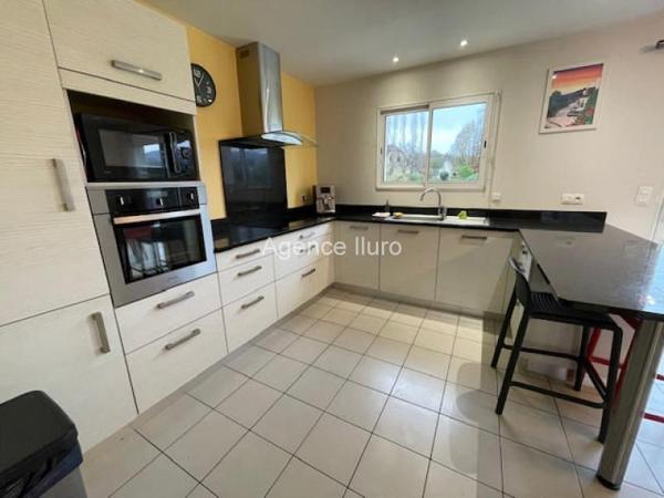 Maison - Proximite oloron-sainte-marie - Réf.:205354 EXCLUSIVITE - TRES BELLE MAISON CONTEMPORAINE DE PLAIN-PIED AVEC JOLIE VUE SUR LES PYRENEES -