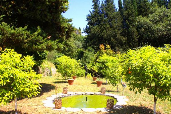 Mas du XVIIIème Siècle de 300 m² sur domaine de 15 000 m²