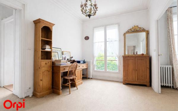 Appartement à vendre    3 pièces • 45,61 m2 Paris 14
