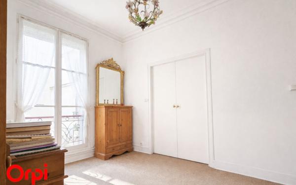 Appartement à vendre    3 pièces • 45,61 m2 Paris 14