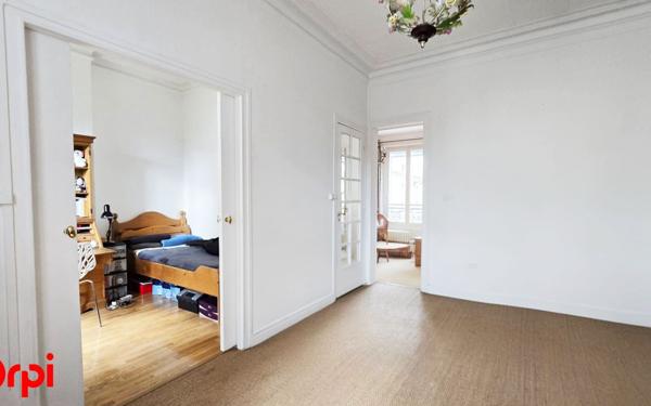 Appartement à vendre    3 pièces • 45,61 m2 Paris 14