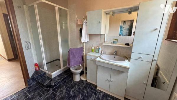 Située à MARIGNY, proche du bourg, maison avec vie de plain-pied 