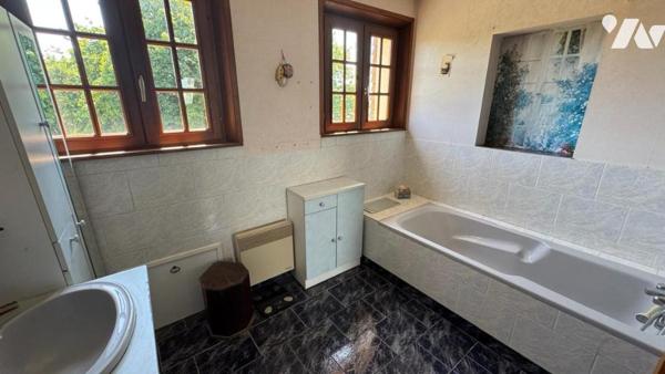 Située à MARIGNY, proche du bourg, maison avec vie de plain-pied 