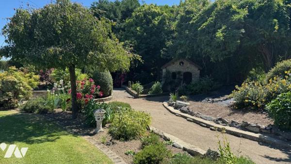 Située à MARIGNY, proche du bourg, maison avec vie de plain-pied 