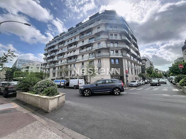 ISSY LES MOULINEAUX - Rue Diderot: Appartement 3 pièces 57m2 metro standing récent