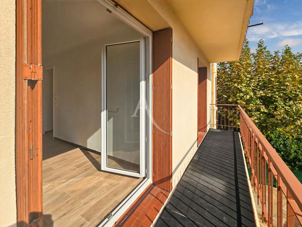 Exclusivité à vendre Appartement T4 de 77 m² avec deux balcons et stationnement 13190 Allauch La Pounche