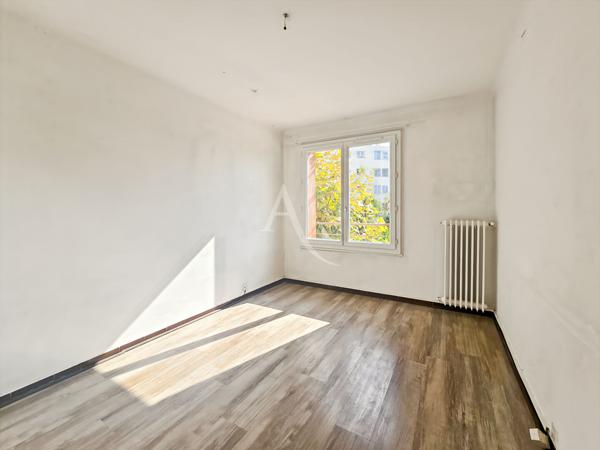 Exclusivité à vendre Appartement T4 de 77 m² avec deux balcons et stationnement 13190 Allauch La Pounche