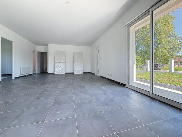 Maison neuve, 3 chambres, garage, terrain