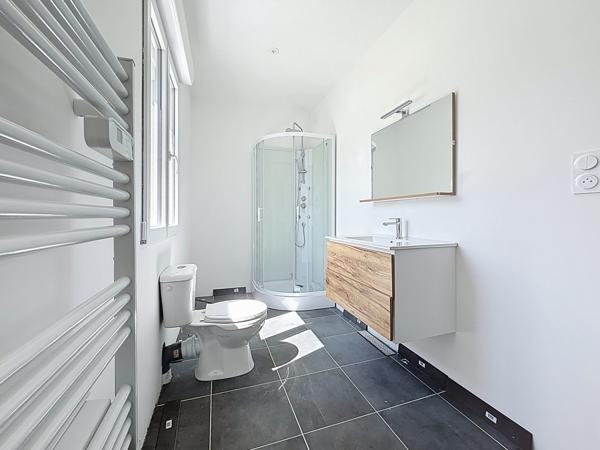 Maison neuve, 3 chambres, garage, terrain