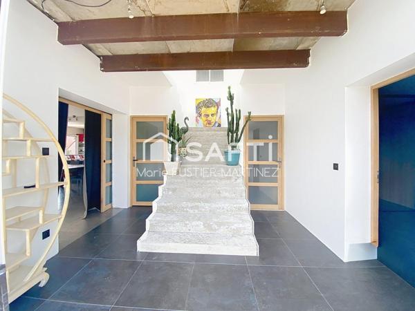 5 pièces - 145 m² habitables (env) et 65 m² a aménager en appartement, espace professionnel, chambres..