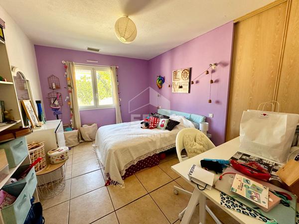 Perpignan Massilia - Mas Vermeil : Maison de plain pied 5 chambres avec piscine à vendre