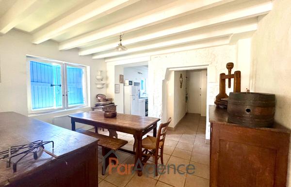 Authentique maison charentaise rénovée.