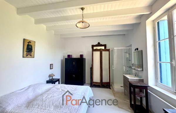 Authentique maison charentaise rénovée.