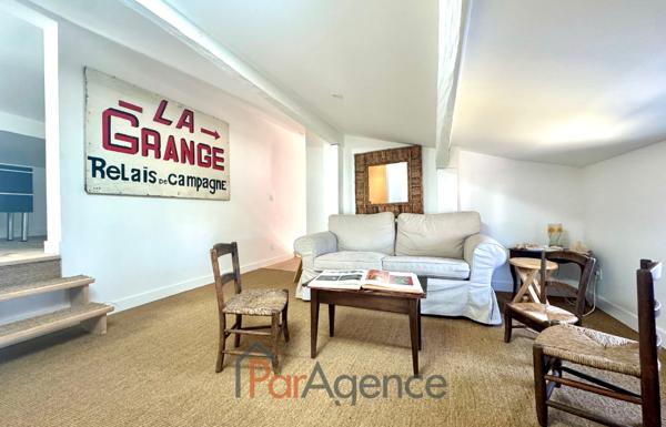 Authentique maison charentaise rénovée.