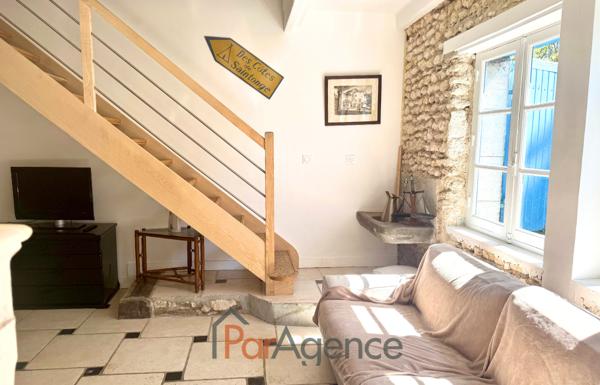 Authentique maison charentaise rénovée.