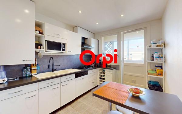 Appartement à vendre    4 pièces • 74 m2 Vaulx-en-Velin