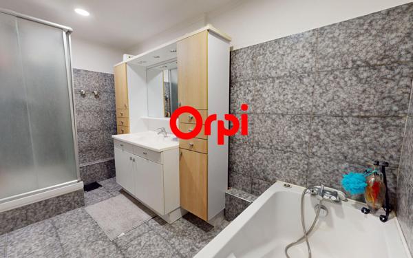 Appartement à vendre    4 pièces • 74 m2 Vaulx-en-Velin