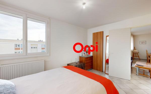 Appartement à vendre    4 pièces • 74 m2 Vaulx-en-Velin