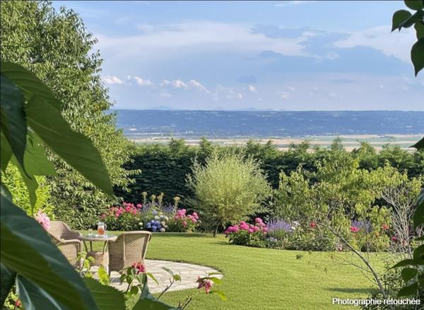 Vue montagne, piscine à St-Hilaire de la côte