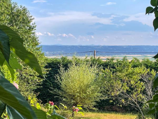 Vue montagne, piscine à St-Hilaire de la côte
