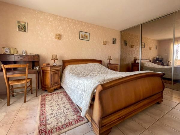 Vue montagne, piscine à St-Hilaire de la côte