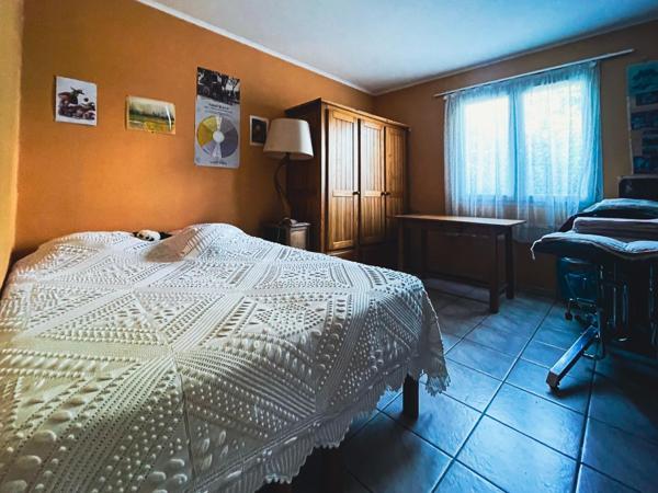 Vue montagne, piscine à St-Hilaire de la côte