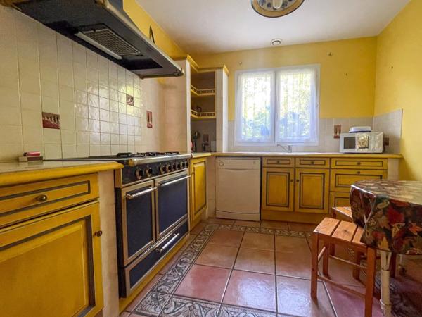 Vue montagne, piscine à St-Hilaire de la côte