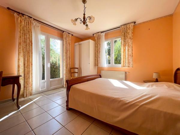 Vue montagne, piscine à St-Hilaire de la côte