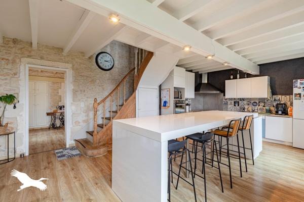 Maison à vendre |  Roullet-Saint-Estèphe |  8 pièces | 303 m²