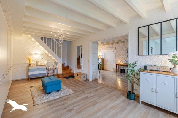 Maison à vendre |  Roullet-Saint-Estèphe |  8 pièces | 303 m²