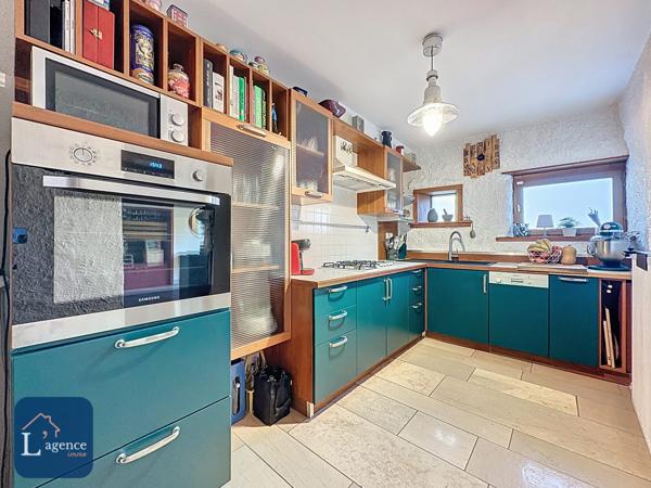 MAISON DE VILLAGE DU XIX SIECLES AVEC TERRASSE - 2 CHAMBRES – 2 PLACES DE STATIONNEMENT