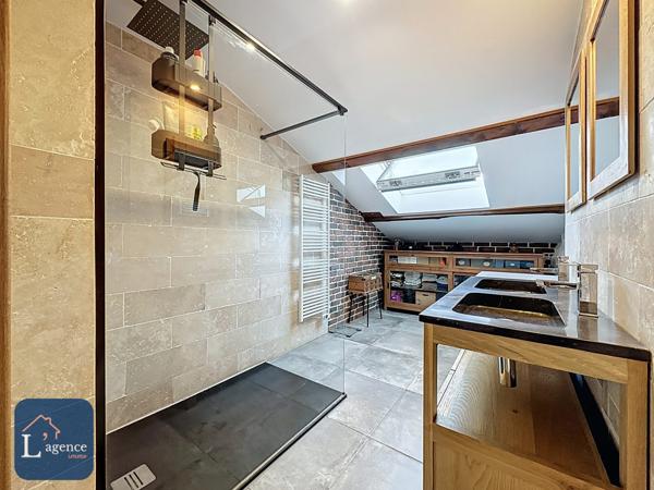 MAISON DE VILLAGE DU XIX SIECLES AVEC TERRASSE - 2 CHAMBRES – 2 PLACES DE STATIONNEMENT