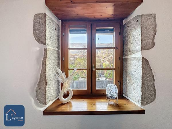 MAISON DE VILLAGE DU XIX SIECLES AVEC TERRASSE - 2 CHAMBRES – 2 PLACES DE STATIONNEMENT