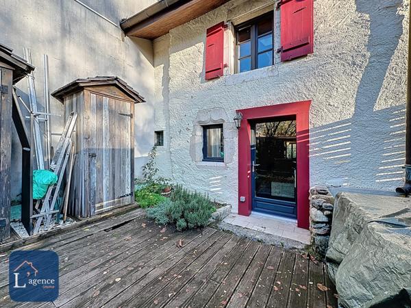 MAISON DE VILLAGE DU XIX SIECLES AVEC TERRASSE - 2 CHAMBRES – 2 PLACES DE STATIONNEMENT