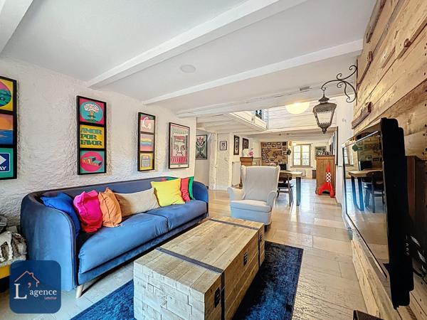 MAISON DE VILLAGE DU XIX SIECLES AVEC TERRASSE - 2 CHAMBRES – 2 PLACES DE STATIONNEMENT