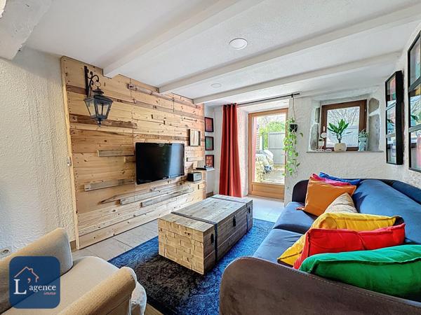 MAISON DE VILLAGE DU XIX SIECLES AVEC TERRASSE - 2 CHAMBRES – 2 PLACES DE STATIONNEMENT