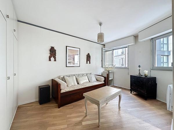 Appartement 3 pièces - Quartier du Plateau / Buttes-Chaumont (Paris 19e)