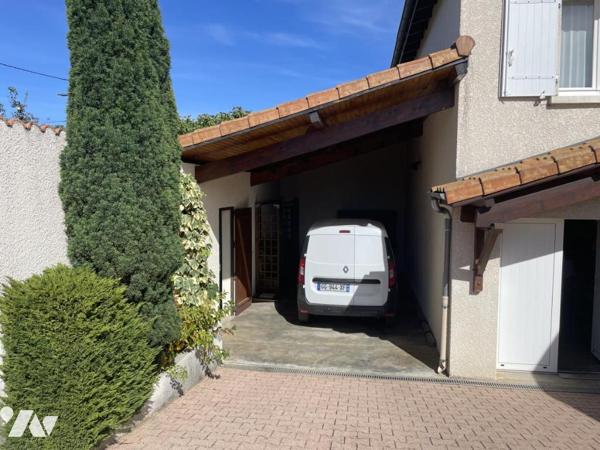 VILLA AVEC PISCINE BEAU JARDIN