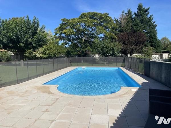 VILLA AVEC PISCINE BEAU JARDIN