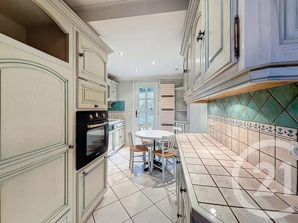 Maison à vendre  7 pièces - 148 m 2   TANINGES  - 74