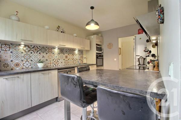 Appartement T4 à vendre  5 pièces - 100,34 m 2   THONON LES BAINS  - 74