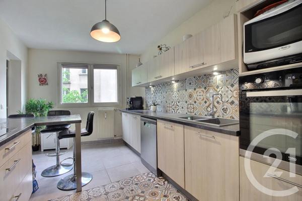 Appartement T4 à vendre  5 pièces - 100,34 m 2   THONON LES BAINS  - 74